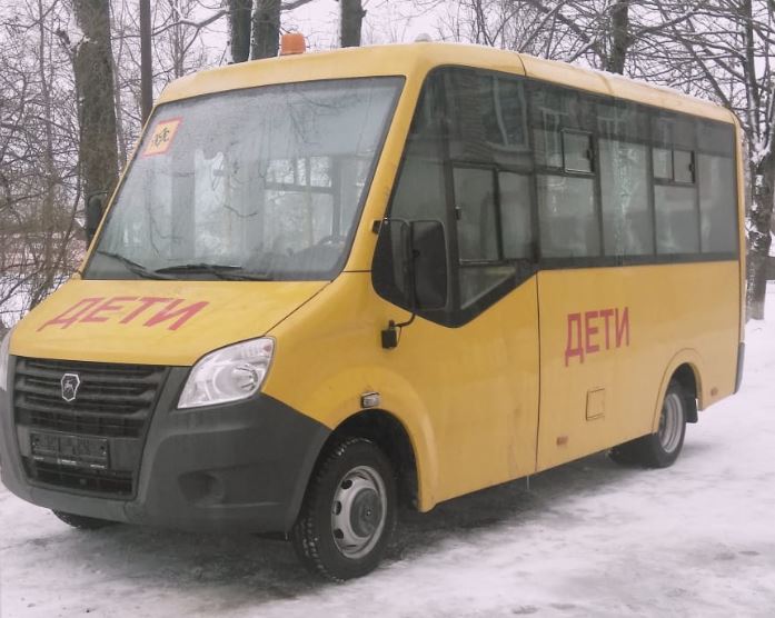 В Новодугинскую школу поступил новый автобус взамен старого