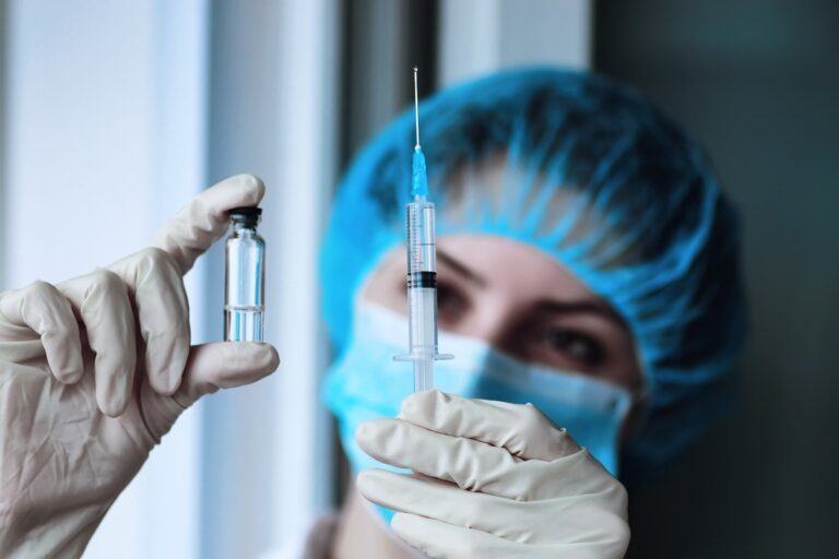 В регионе продолжается вакцинация населения против COVID-19