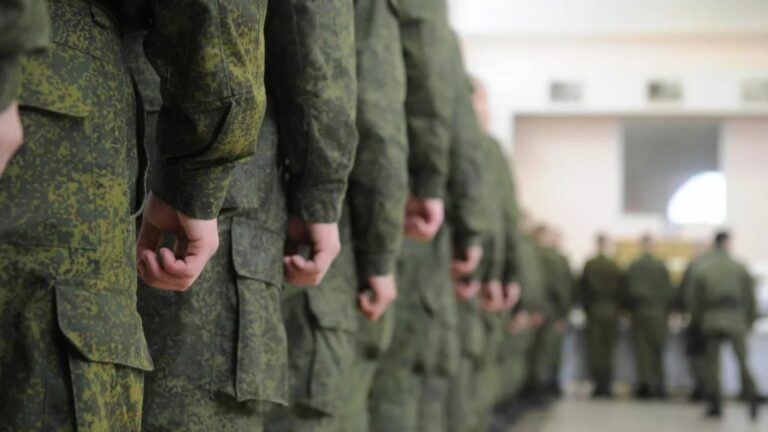 Внесение изменений в приказ военного комиссара Смоленской области