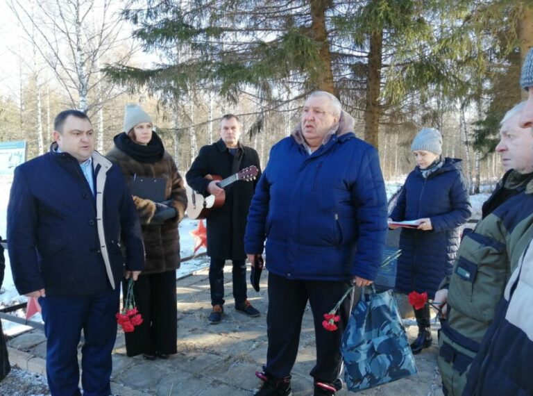 На границе двух районов почтили память россиян, исполнявших служебный долгза пределами Отечества