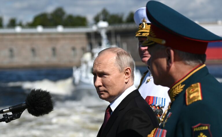 Путин заявил, что состав ВМФ в 2023 году пополнят 30 кораблей разных классов