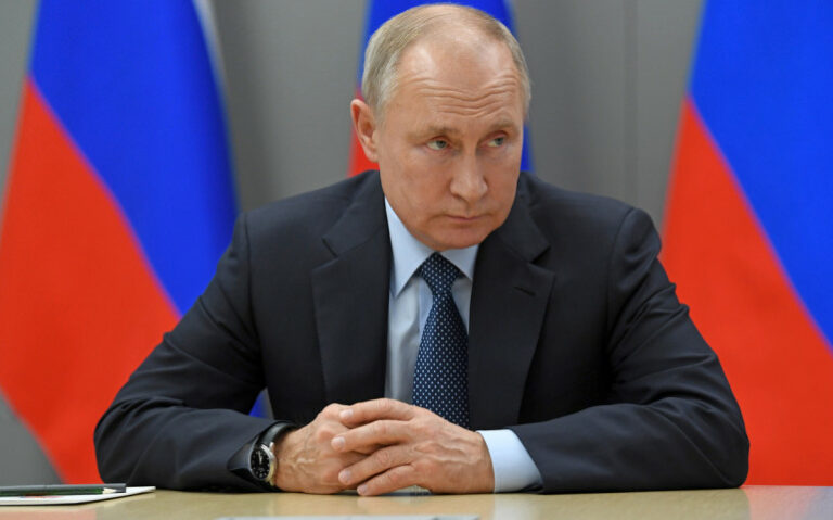 Президент поручил принимать меры по защите межнационального согласия в России