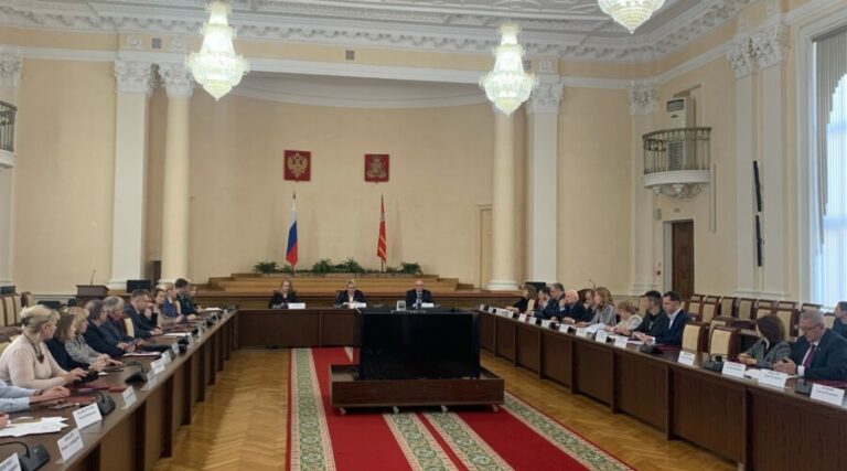 Общественная палата Смоленской области подписала ряд Соглашений сотрудничестве  в сфере общественного наблюдения за выборами президента РФ