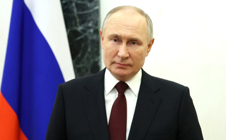 Владимир Путин: РФ всегда будет помнить, что советский народ отстоял свободу страны и мира