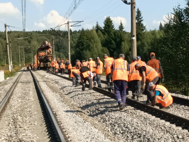 Расписание некоторых поездов в Смоленской области и движение автотранспорта через переезд вблизи станции Гагарин изменятся с 13 мая